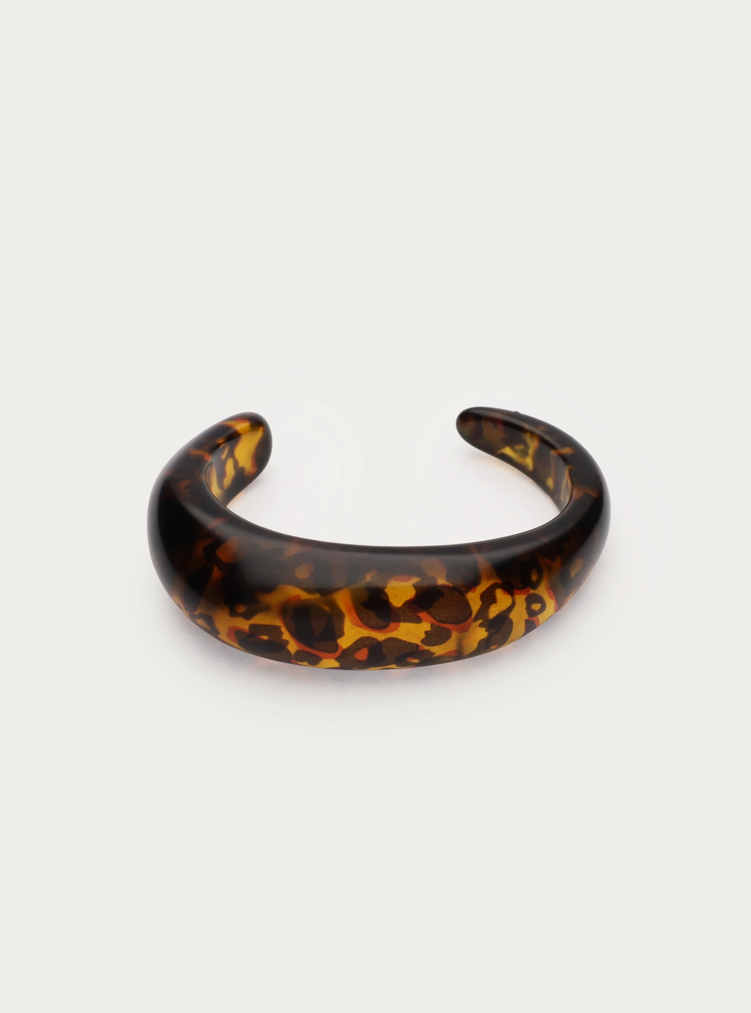 Open acryl bangle met panterprint
