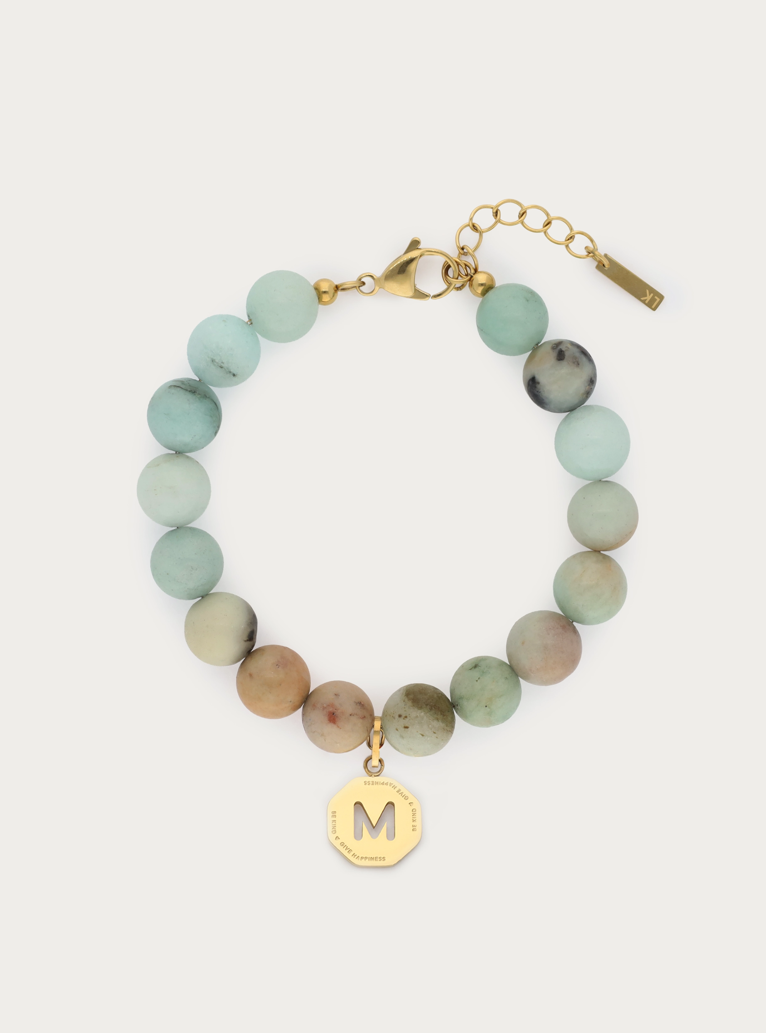Armband van ronde natuursteen met octagonvormige initiaal bedel 'be kind' - 10 mm